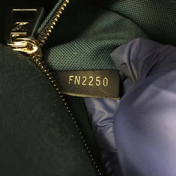 Louis Vuitton Blue Escale Monogram Giant OnTheGo Tote GM Sku# 69042 - Picture 10 of 10